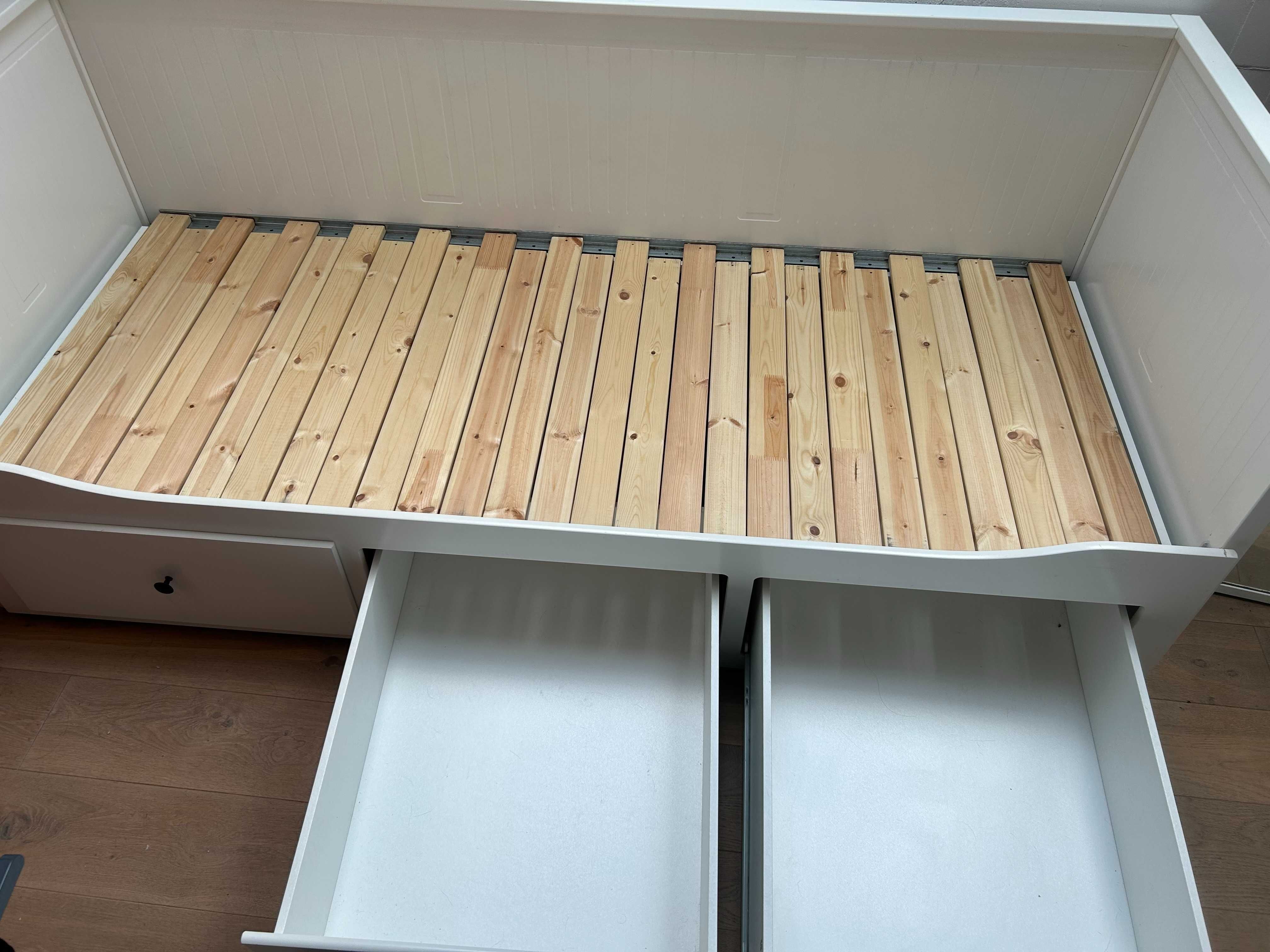 Łóżko HEMNES z Ikea, białe, używane ( bez materacy );
