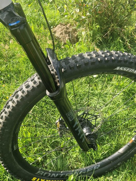 Trek Slash 9.7 rama m/l koła 29