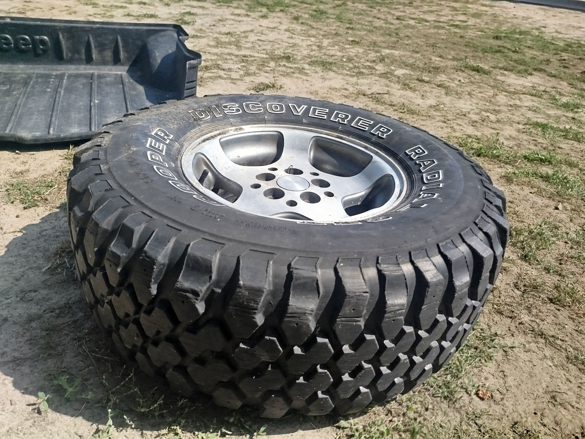 Продам колесо в зборі на Jeep Cherokee