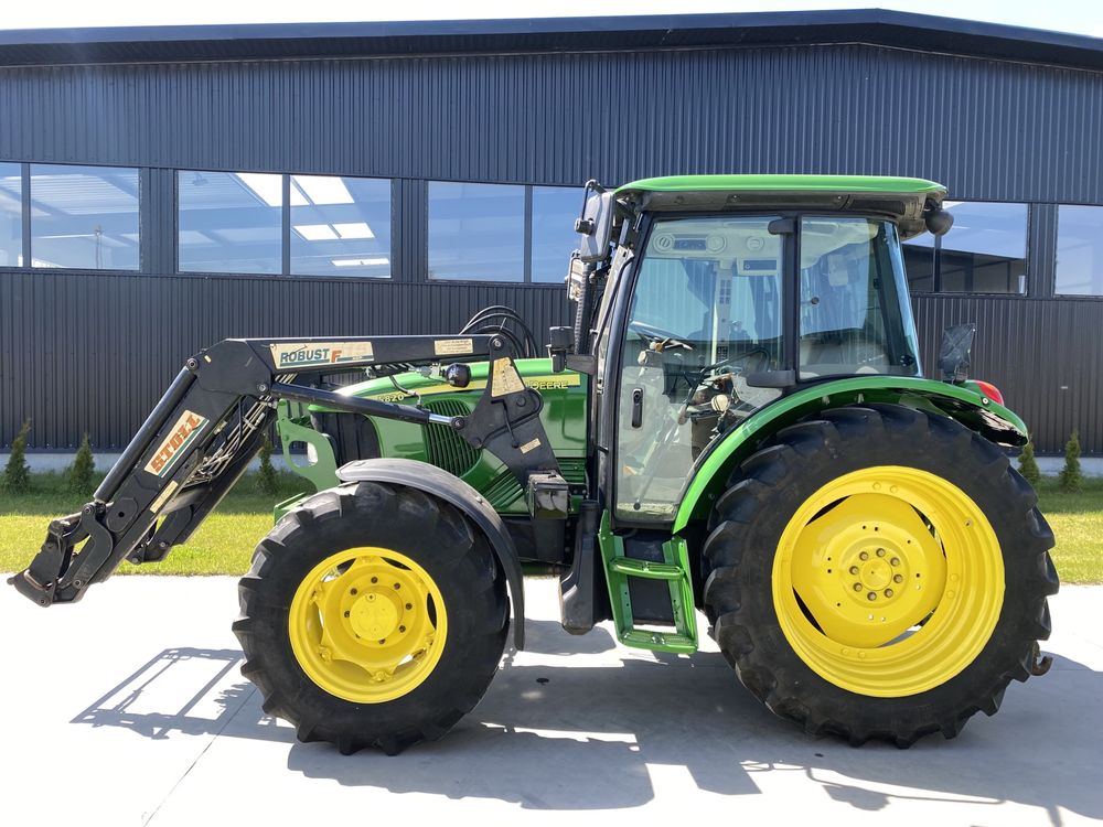 Ciągnik JOHN DEERE 5820 z TURem -