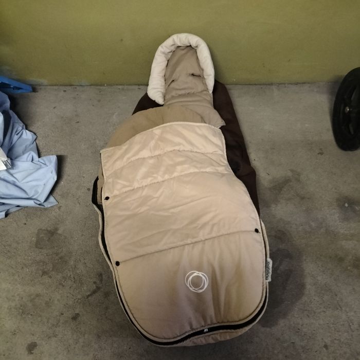 Carro trio da marca bugaboo