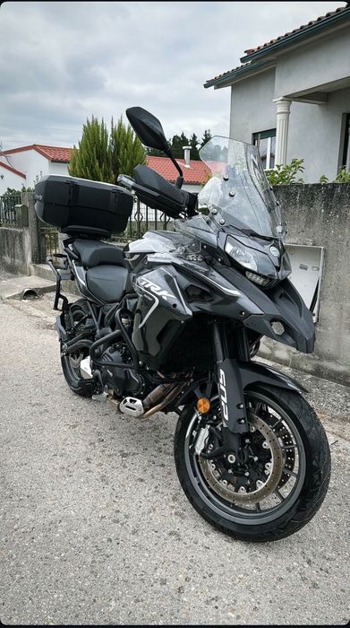 Benelli TRK 502 como nova