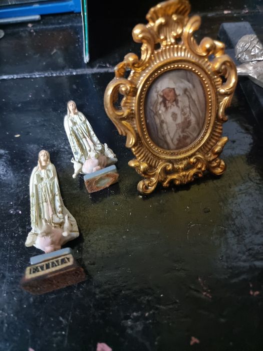 Lote de artigos religiosos