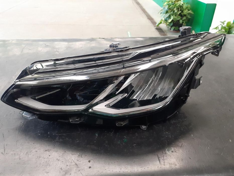 FAROL ESQUERDO VOLKSWAGEN GOLF VIII BERLINA CD1