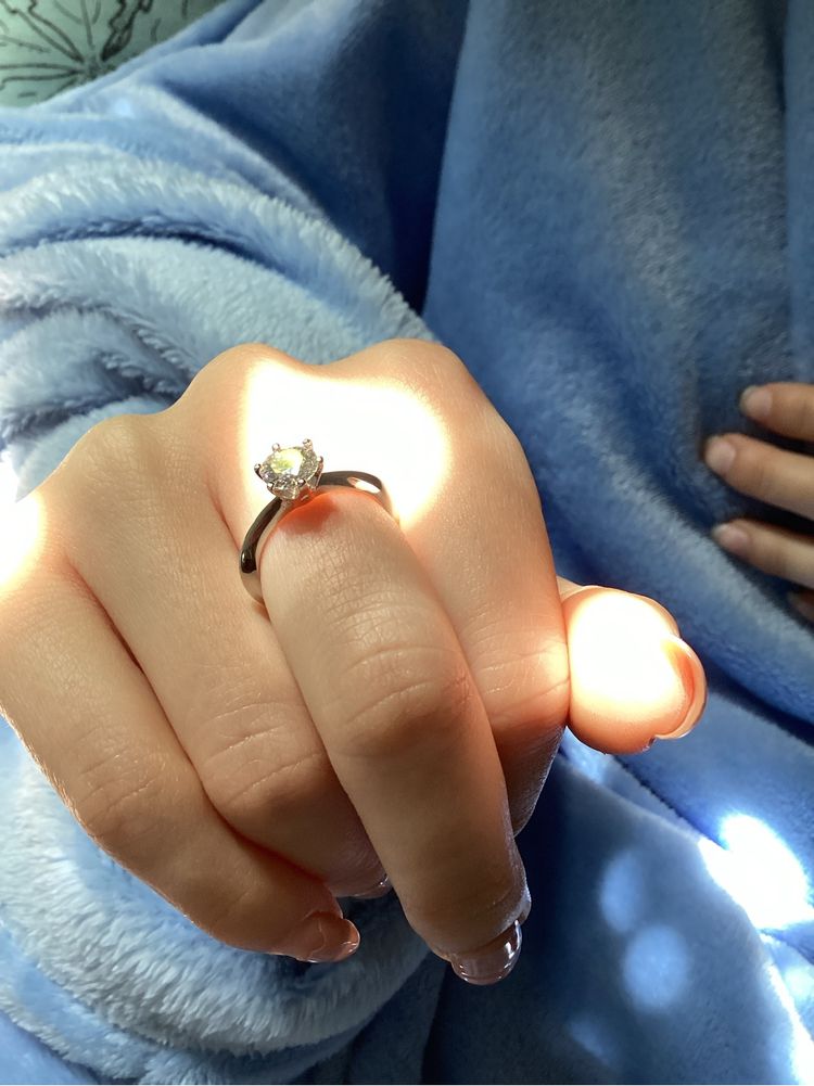 Pierścionek 925 z jednokaratowym lab diamentem Moissanite