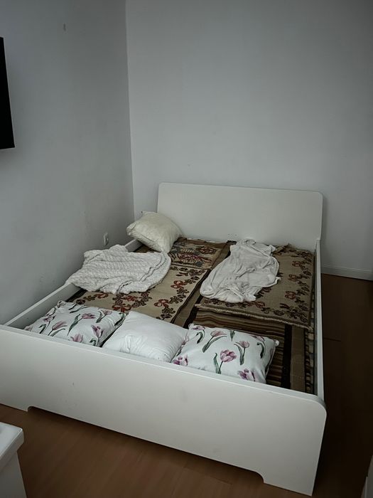 Cama casal ikea em bom estado