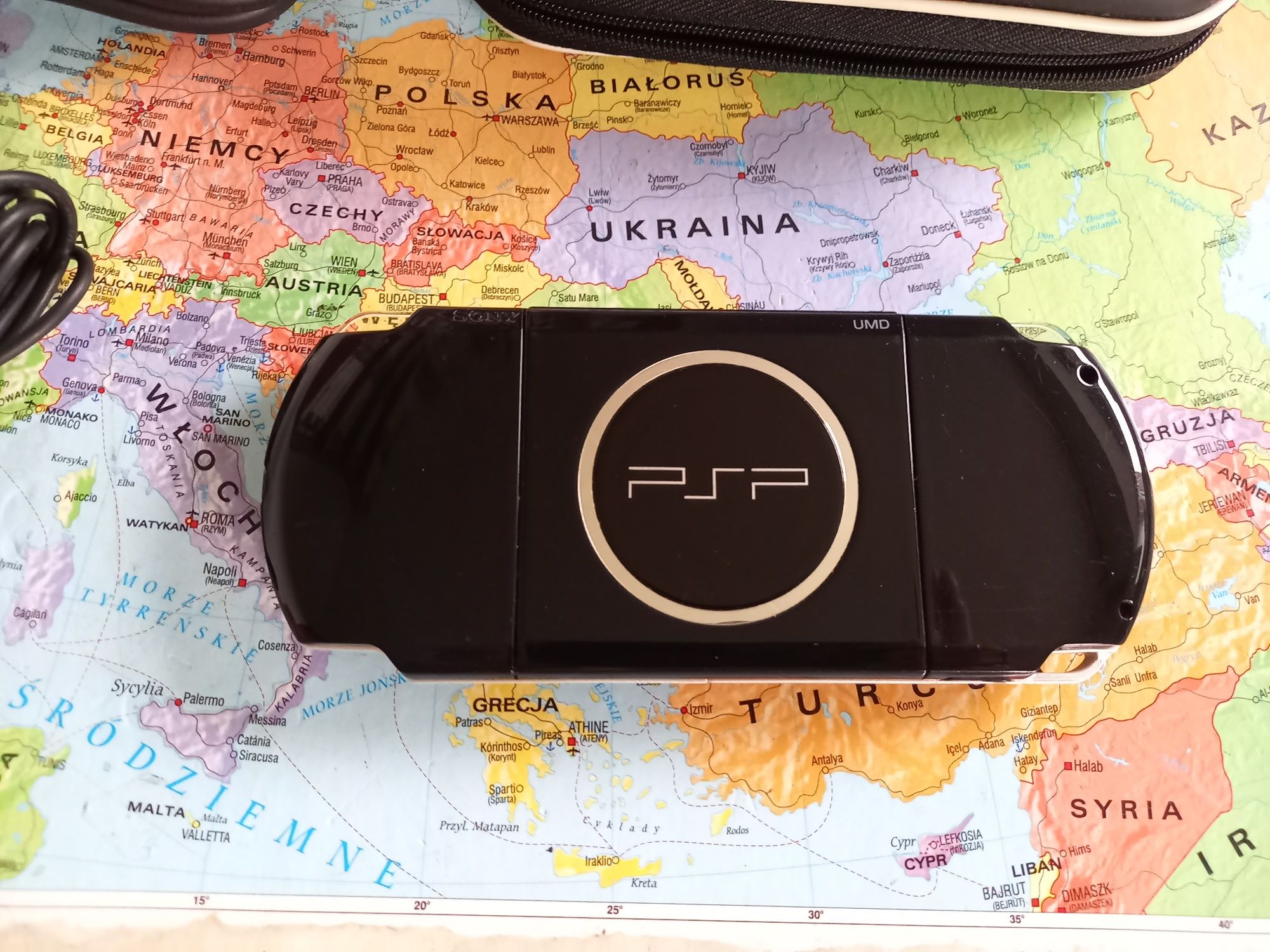 Konsola Sony psp 3004 piano black 4gb 20 gier