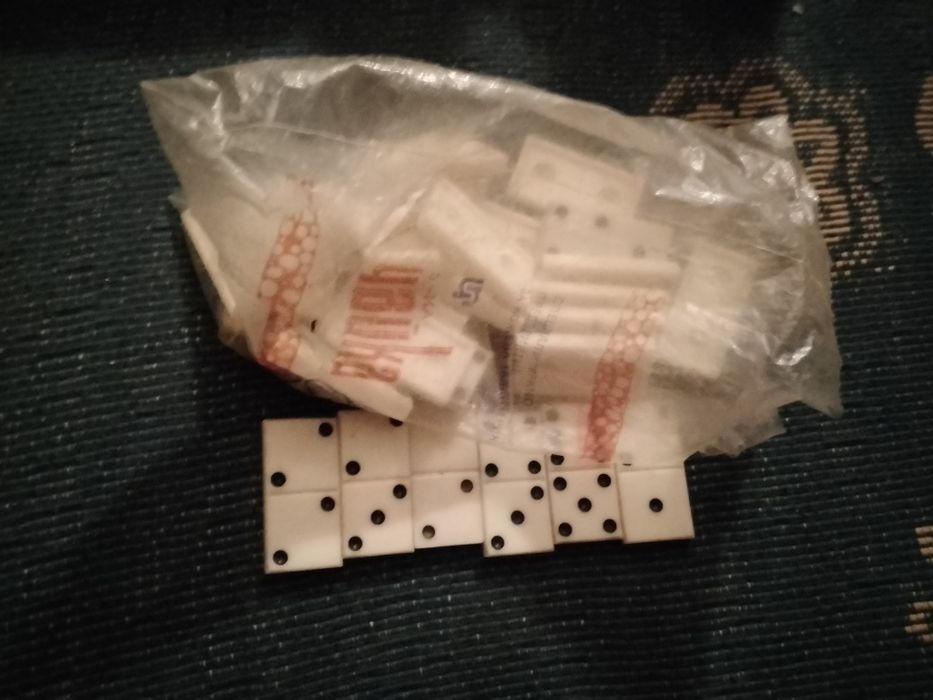 Шахматы магнитные 3 в 1,шашки,домино