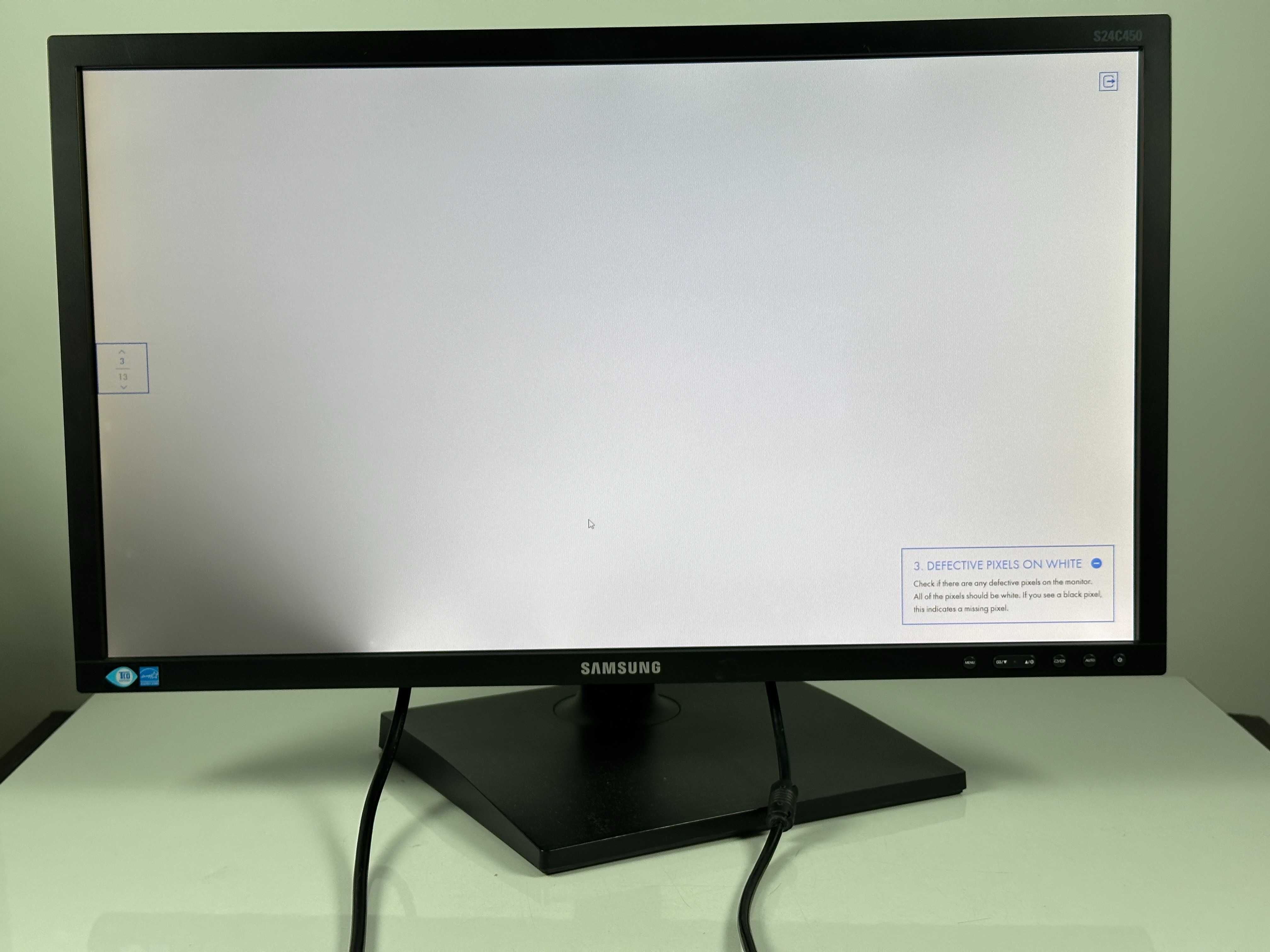 Monitor 24" Samsung S24C450 / DVI, D-Sub (VGA) + stopka
