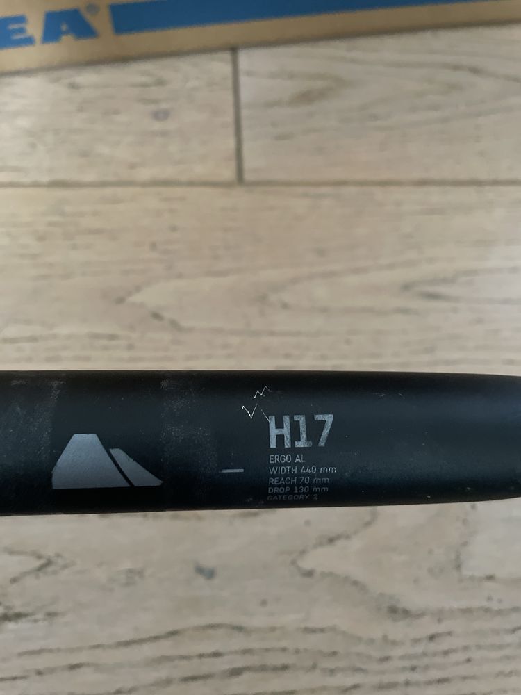 Kierownica Canyon H17 szosa 420mm