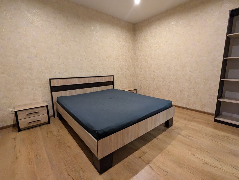 Велика 1кімнатна парк Мами