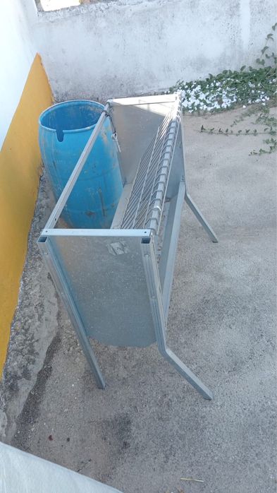 Comedouro para ovinos e caprinos