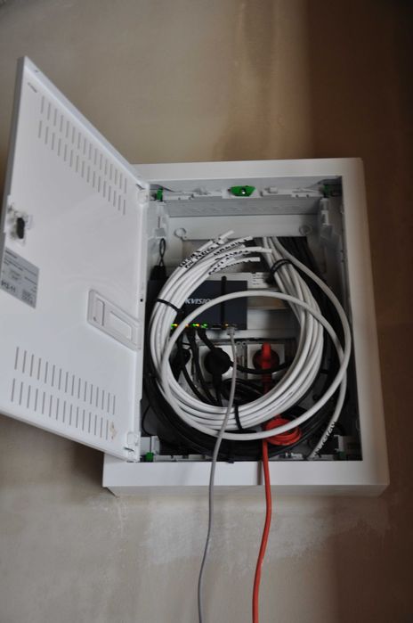 Montaż napędów do bram, kamer CCTV, systemów alarmowych SSWiN