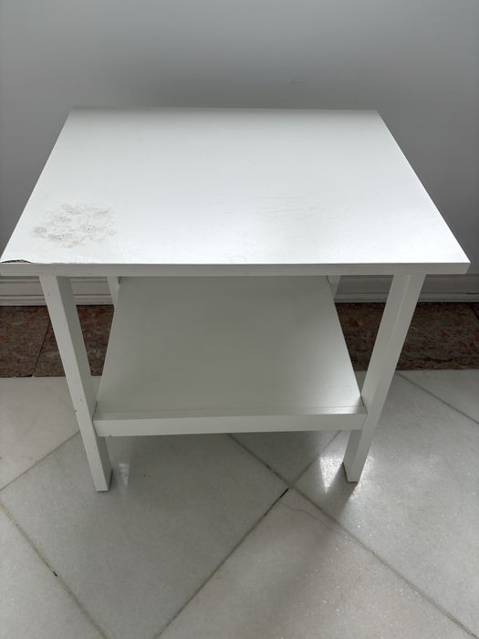 Mesa de cabeceira Ikea