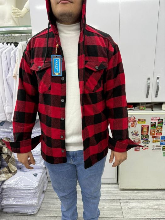 Якісна, гарна сорочка с капюшоном