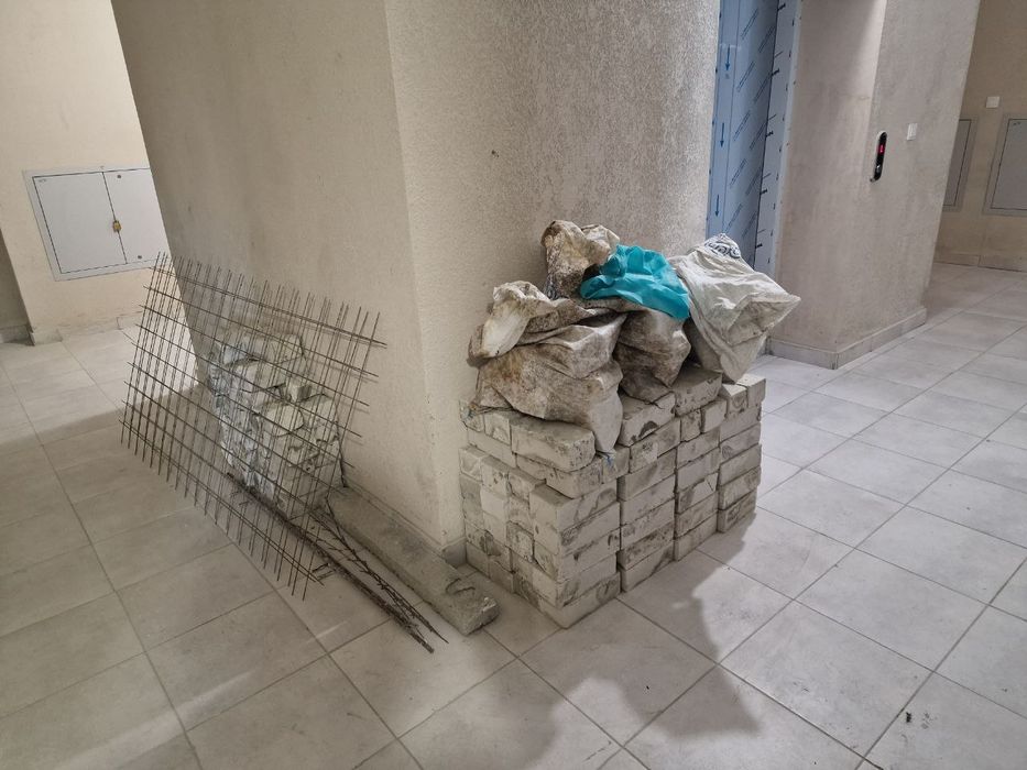 Продам залишки будматеріалів (цегла, сітка, арматура)