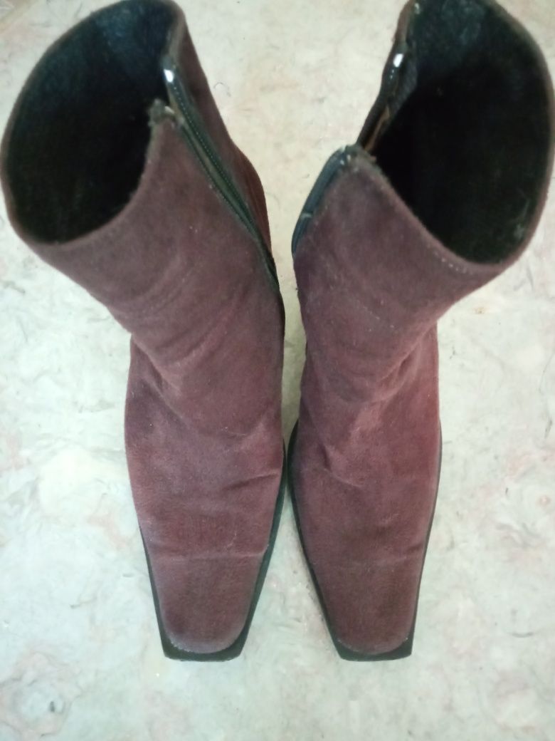 3  pares de Botas como NOVAS