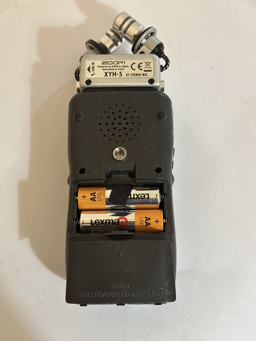 Gravador Portátil Zoom H5 com microfone sterio
