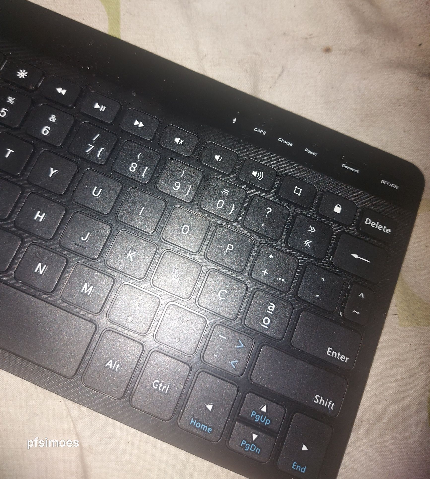 Teclado TCL Bluetooth para tablet ou telemóvel