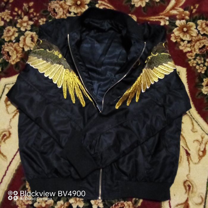 Бомпер куртка з крилами бомбезна!