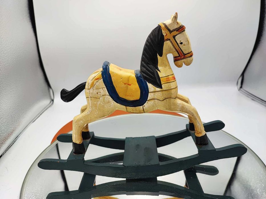 Drewniany koń,konik,na biegunach,vintage,na wystrój