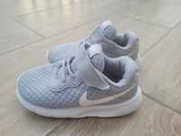 Buty Nike rozmiar 23,5