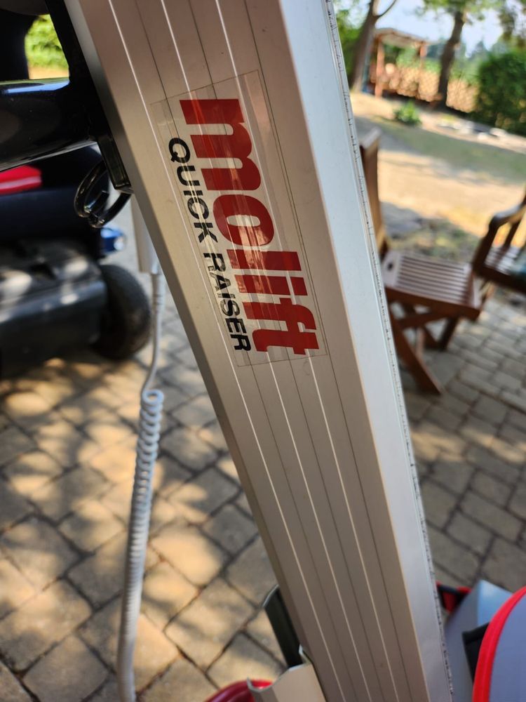 Elektryczny  podnosnik dla niepelnosprawnych "Molift"