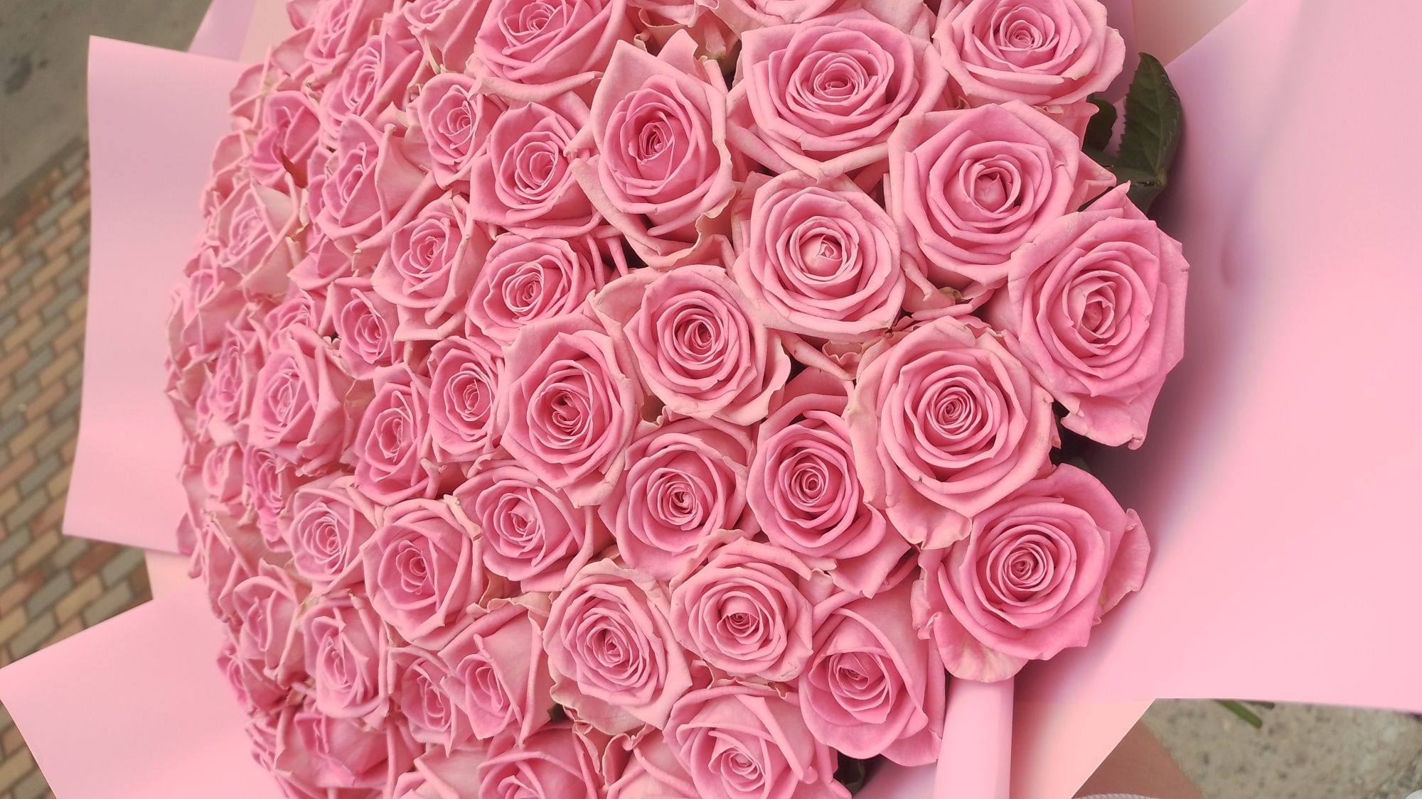 Букет 101 роза • Доставка цветов • 101 троянда (70см.) • 51 троянда •