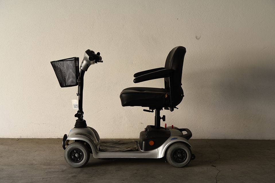 Cadeira de rodas / Scooter elétrica - Invacare Lynx