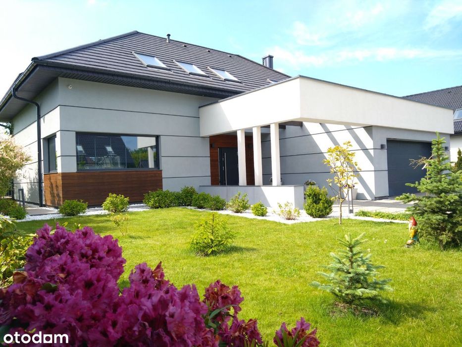 Energooszczędny dom z antresolą i dużym tarasem