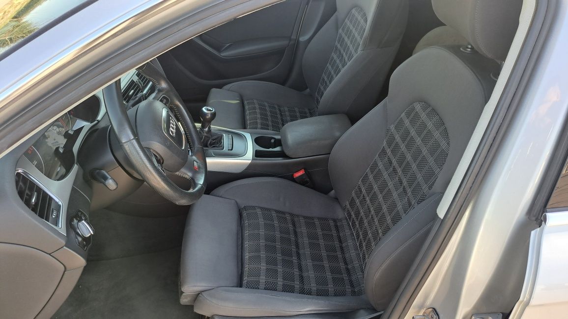 Audi A4 B8 Avant 2.0 tdi Manual