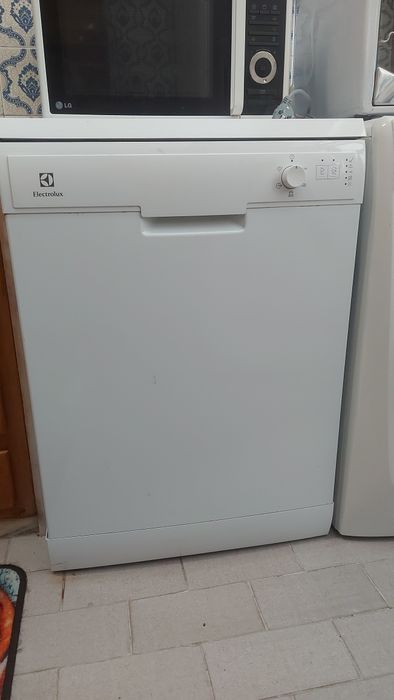 Máquina lavar loiça Electrolux