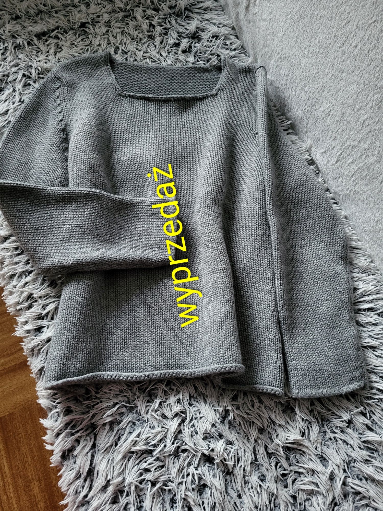 Ciepły sweter damski. Made in Italy. 50% włóczka lana merino. Rozm. L.