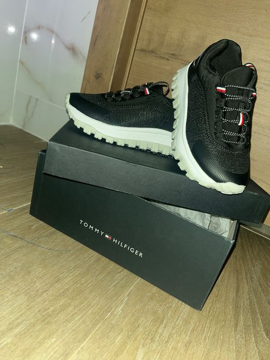 Vendo Sapatilhas Tommy Hilfiger (Original)