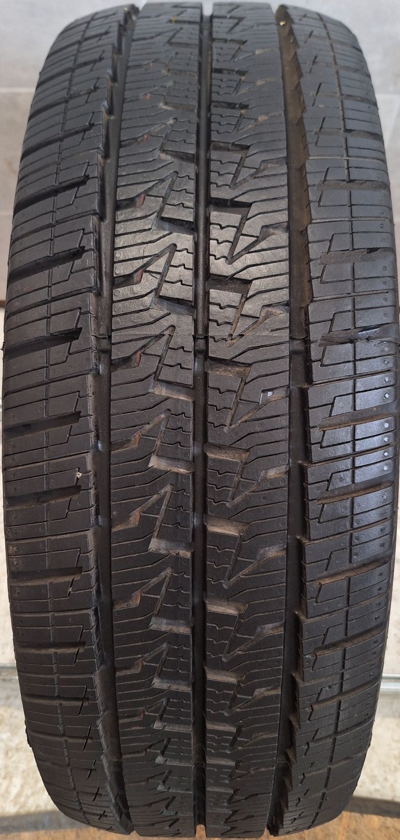 Opona Całoroczna Continental VanContact4Season 235/65R16C Pojedyńcza