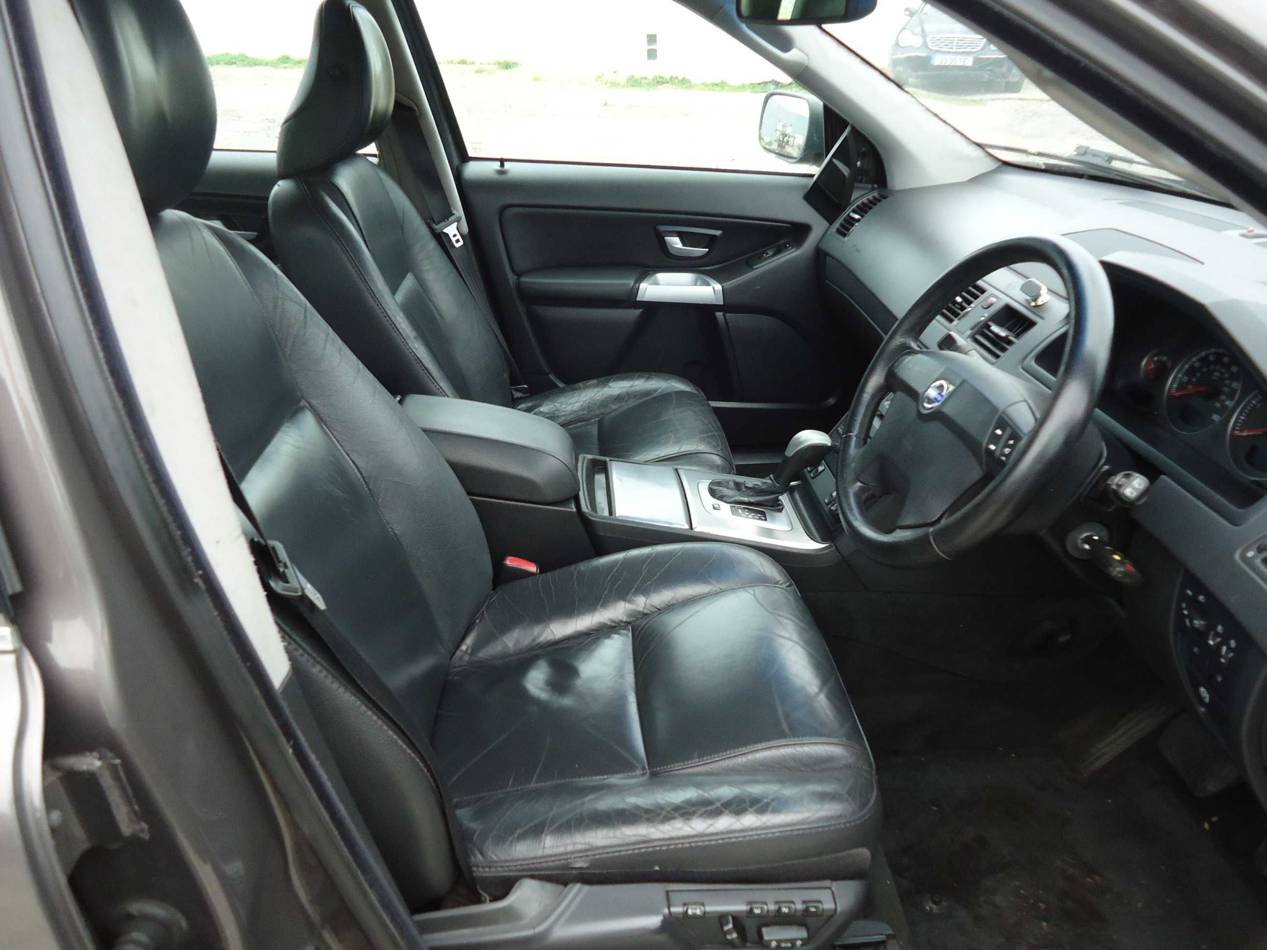Volvo XC90 2.4 D5 163cv de 2006 só ás peças