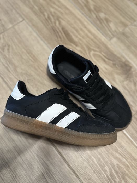 Кросівки 37 розмір