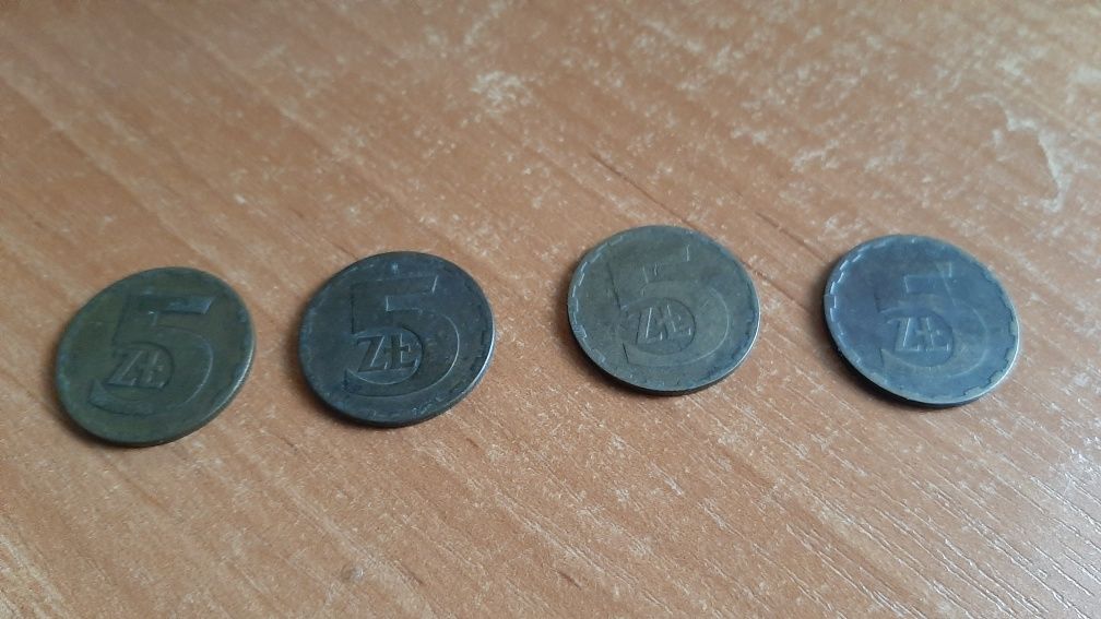 Moneta 5zl z 1977 roku bez znaku mennicy/1 x 1983r/1 x 1986 rok