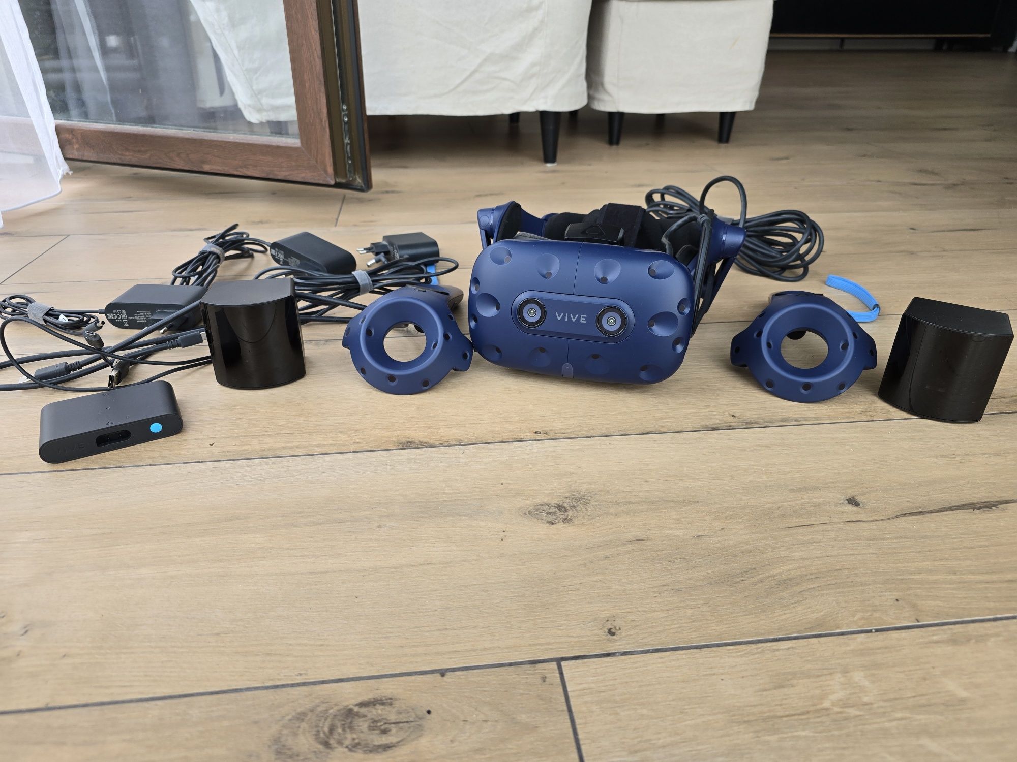 HTC Vive Pro Full Kit w idealnym stanie!