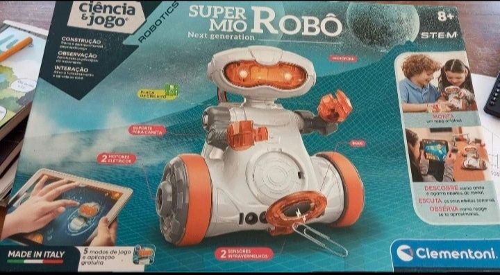 Robot com sensores infravermelhos