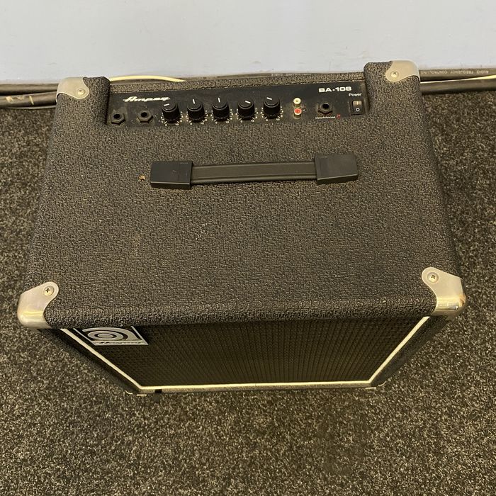 Комбик усилитель для бас гитары Ampeg BA-108