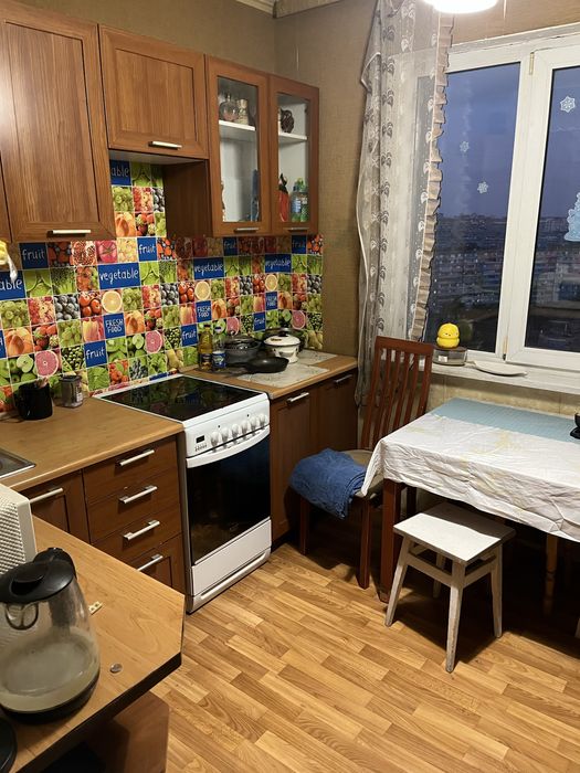 Здам кімнату. Початок Червоноі калини. Господиня