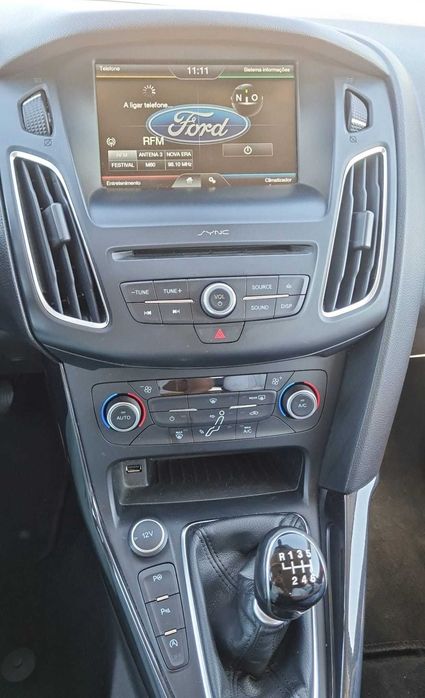 Ford focus sw 1.0 titanium