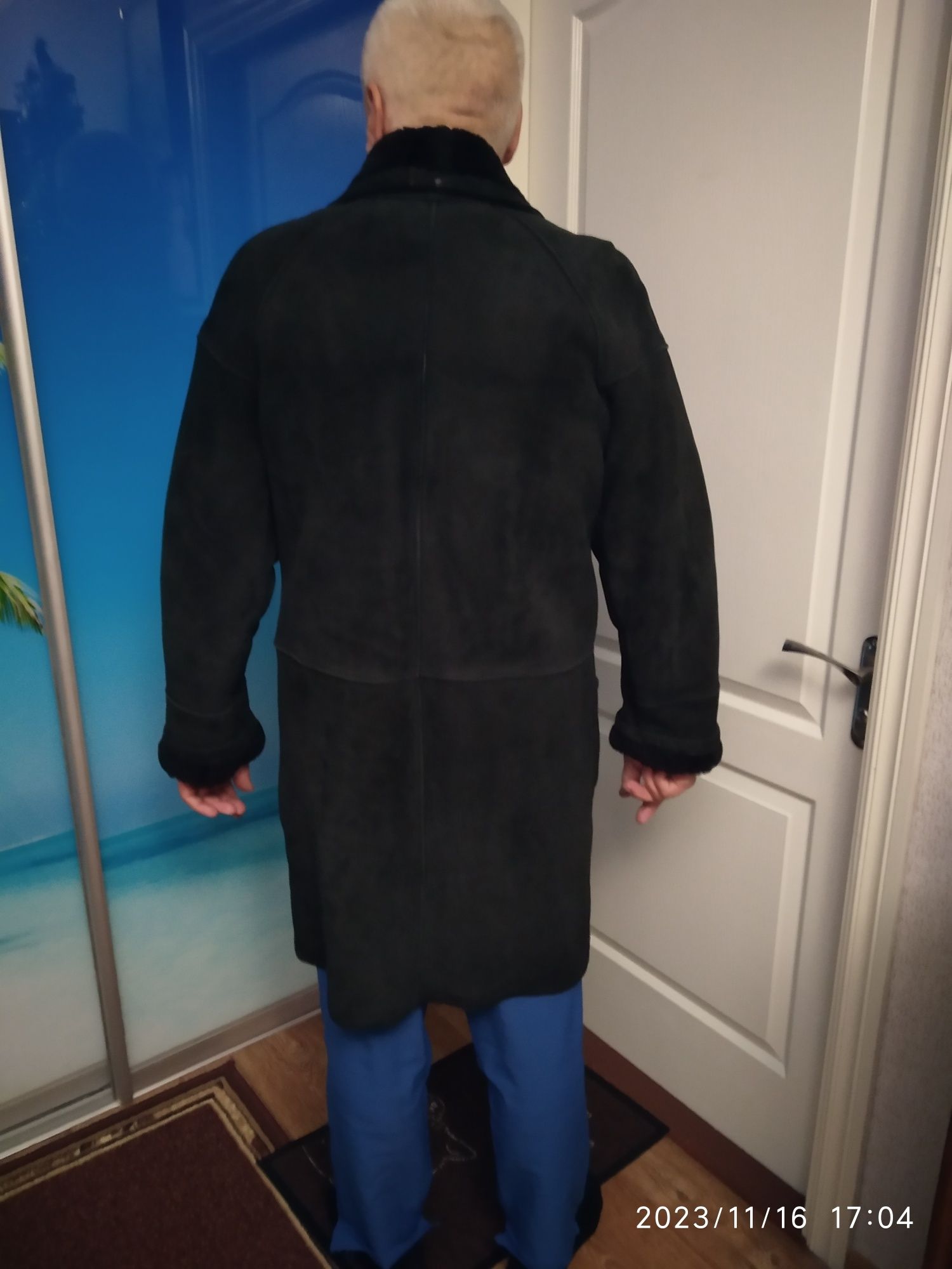 Продам чоловічу чорну дубленку