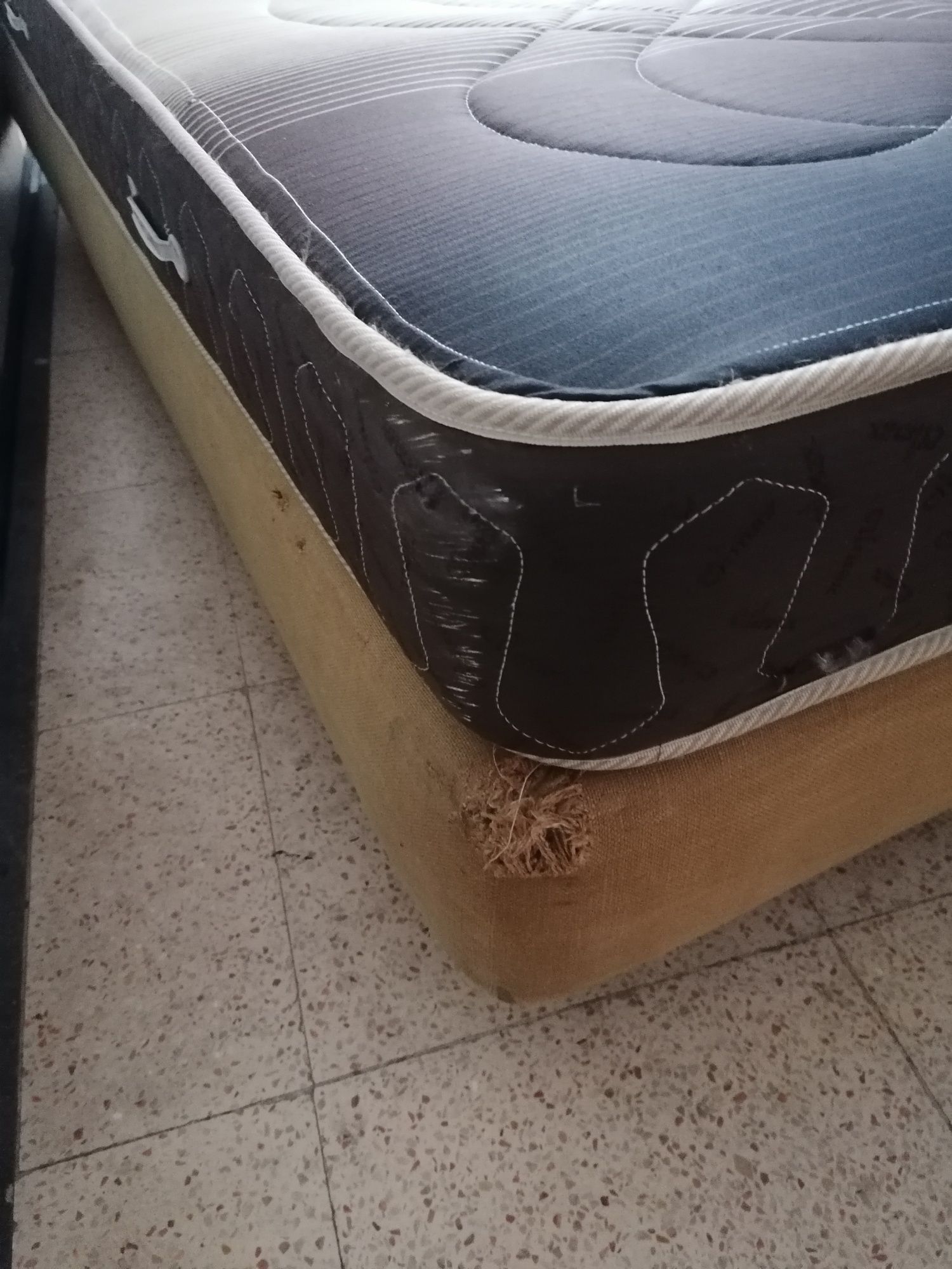 Cama base de casal sem colchão possibilidade de entrega