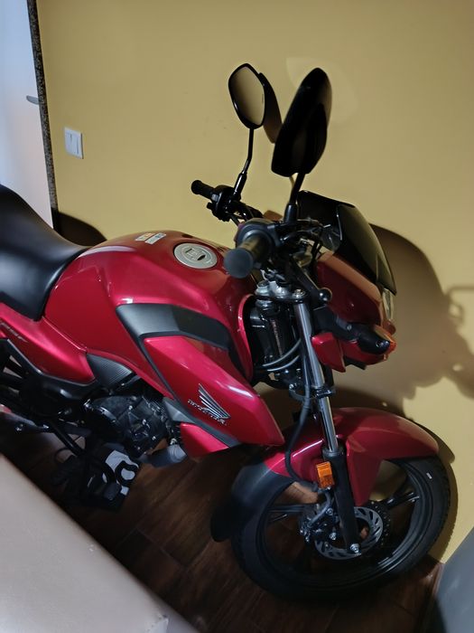 Vendo moto Honda CB125 F