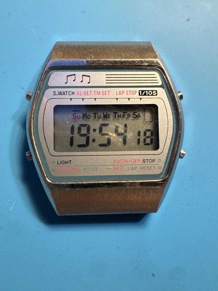 Zegarek elektroniczny melody PRL sprawny