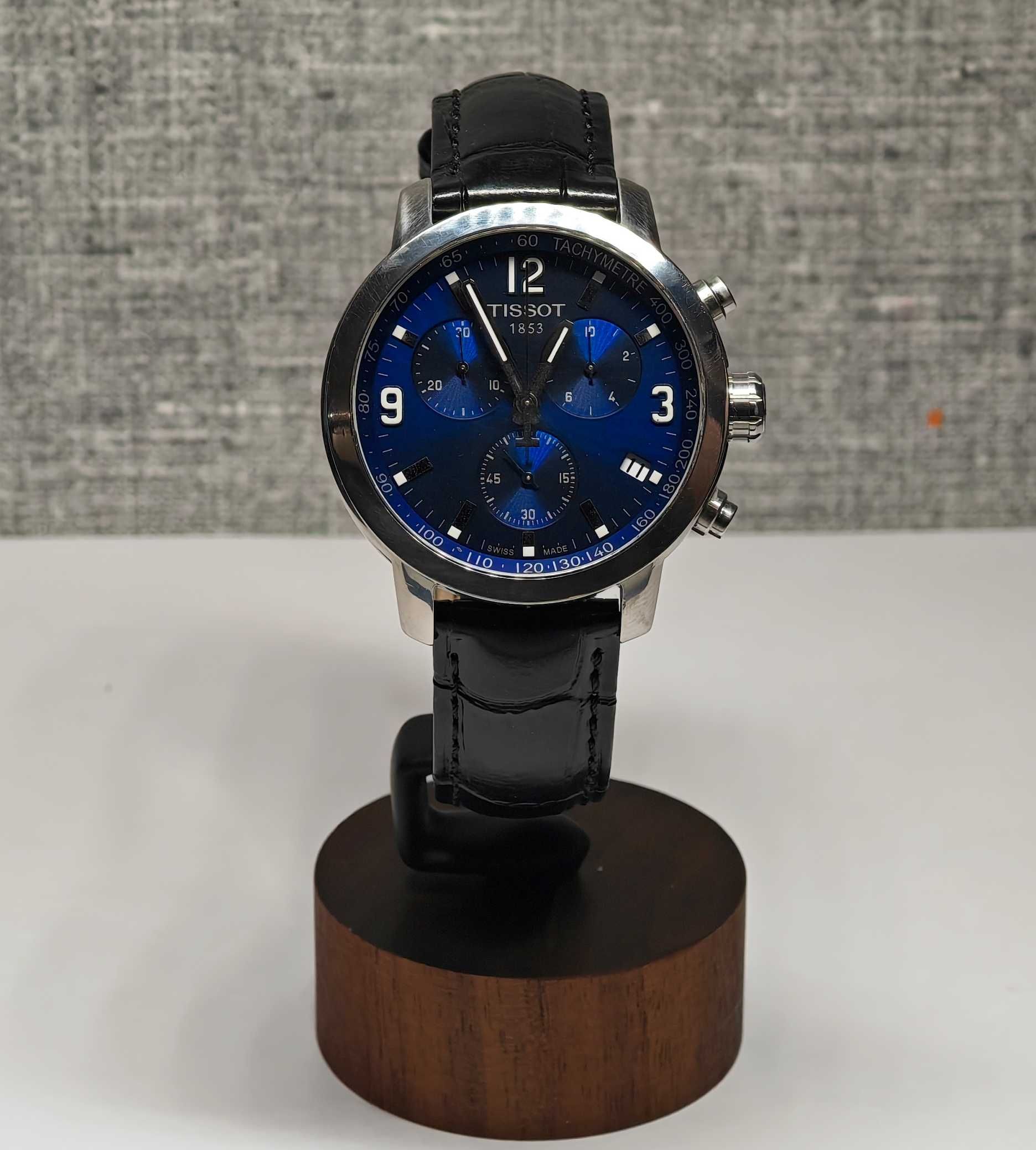 Чоловічий годинник Tissot T055.417 Chronograph 200m 42mm