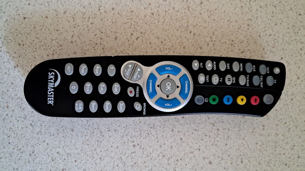 Dekoder satelitarny Skymaster DXL9400 slimline.