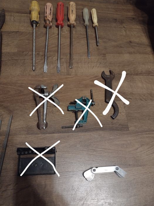 Плоскогубцы, тиски,инструмент производства СССР